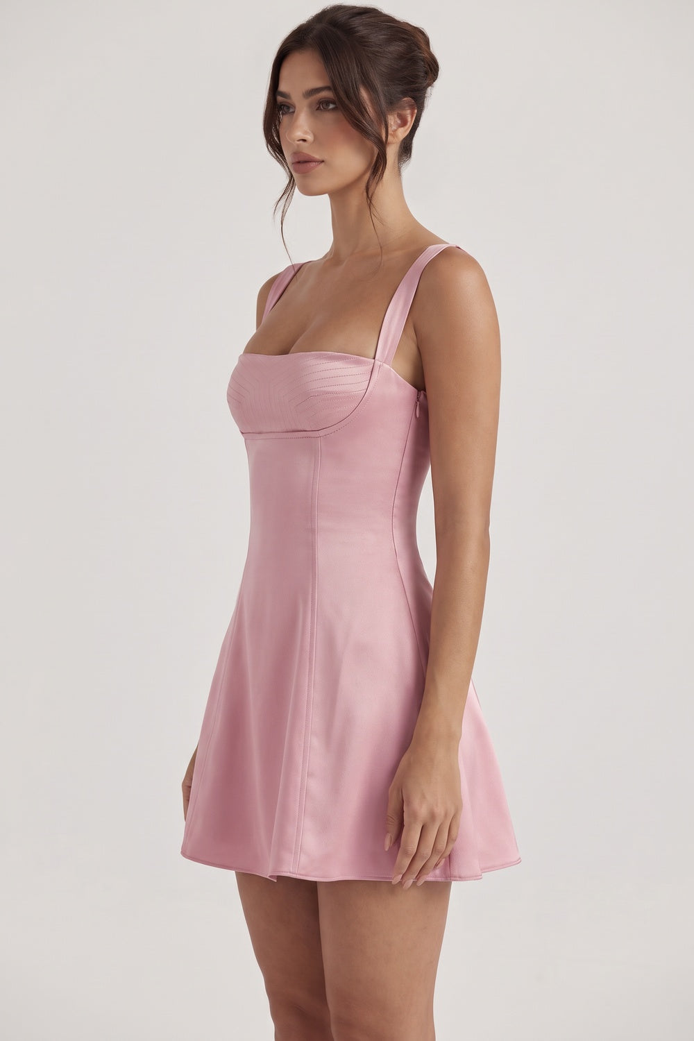Vestido Mini Rosa Claro de Satén Evasé