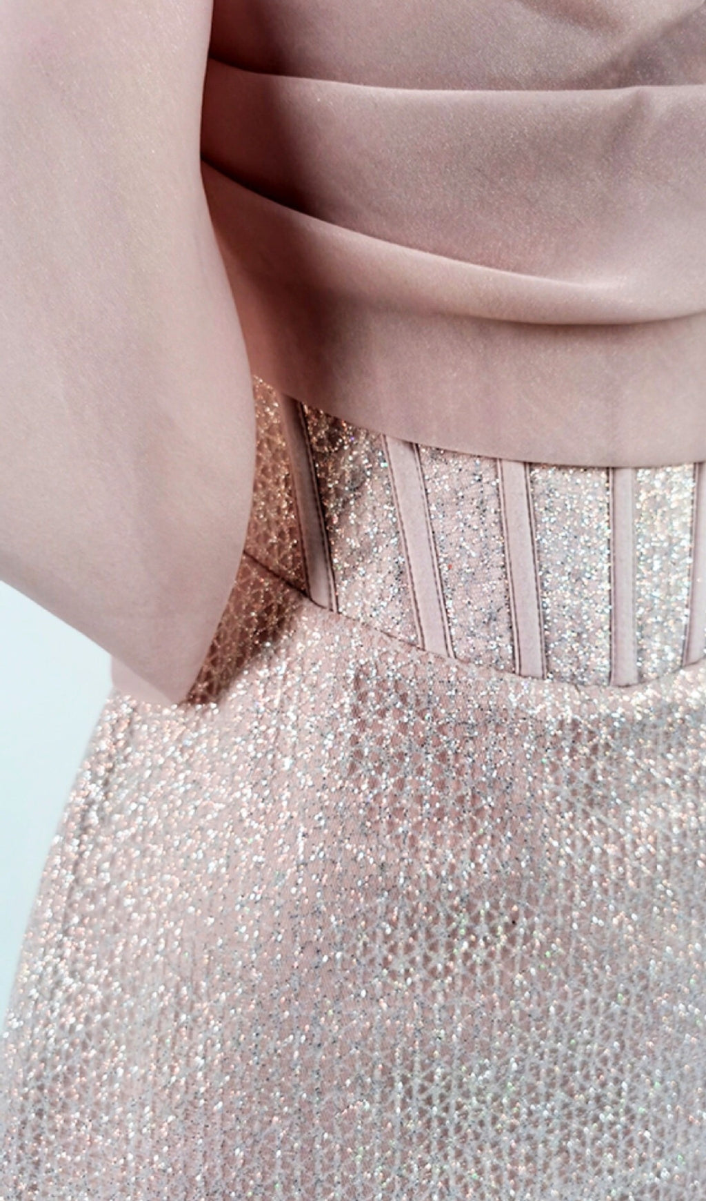 Vestido Mini Rosa de Tirantes Cruzados