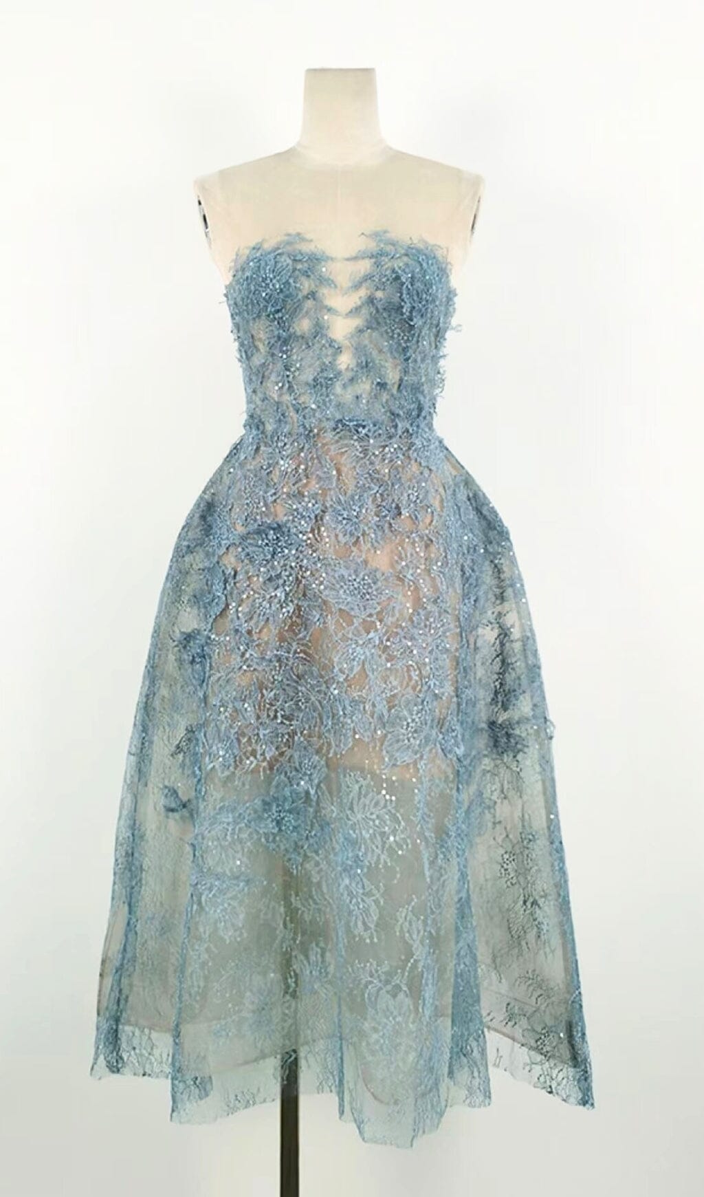 Vestido Midi Azul de Encaje Floral Bordado