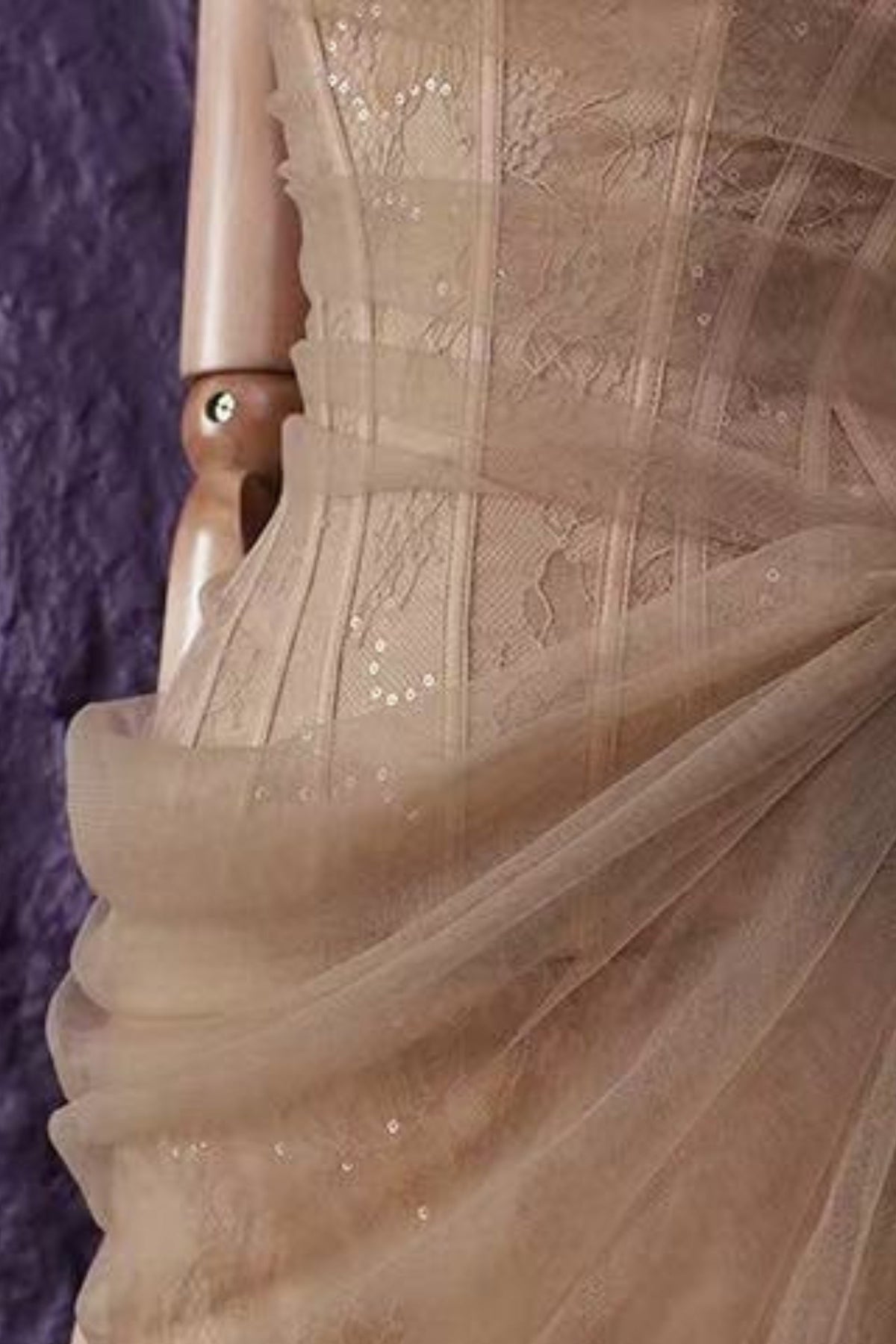 Vestido Midi Asimétrico de Malla Fruncida