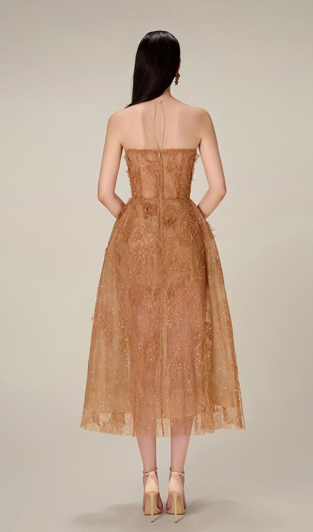 Vestido Midi Caramelo de Encaje Floral Bordado