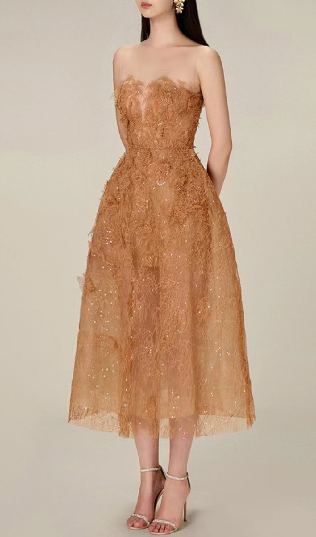 Vestido Midi Caramelo de Encaje Floral Bordado