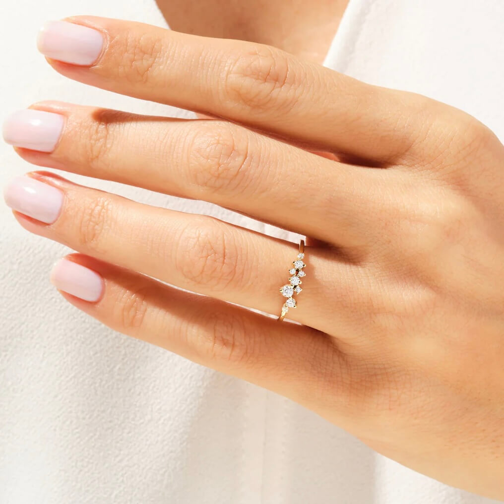Anillo Cluster Flotante de Moissanita