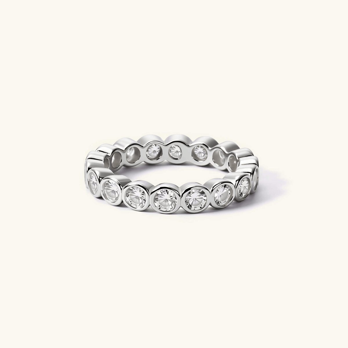 Anillo Alianza Bisel Redondo de Moissanita 4mm