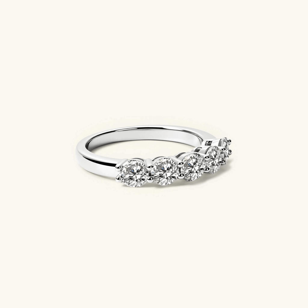 Anillo Media Alianza de Moissanita 4mm