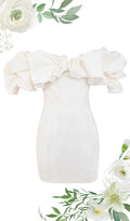 Vestido Strapless Marfil de Satén con Volantes