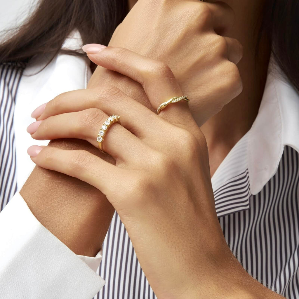 Anillo Trenzado de Moissanita